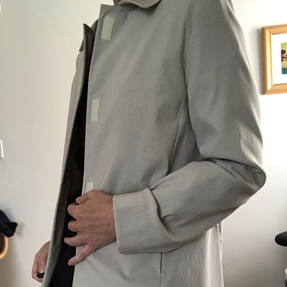 Bloomingdales + Tahari light overcoat sz 6 - Picture 5 of 8